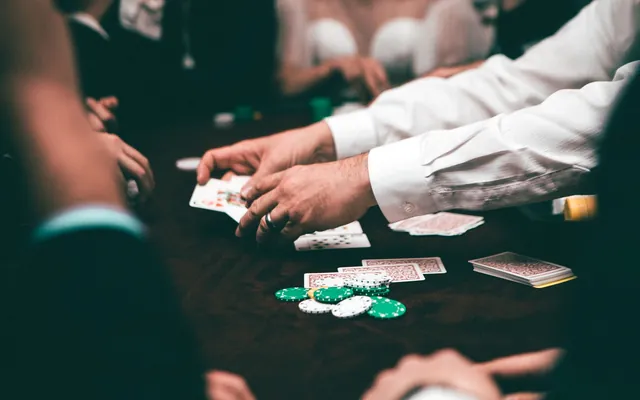 Live Hold'em table