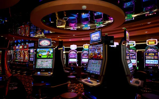 Slot machine reels
